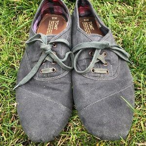 Men’s 12 Toms